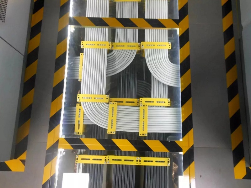 上海机房建设-网络布线画面整齐划一